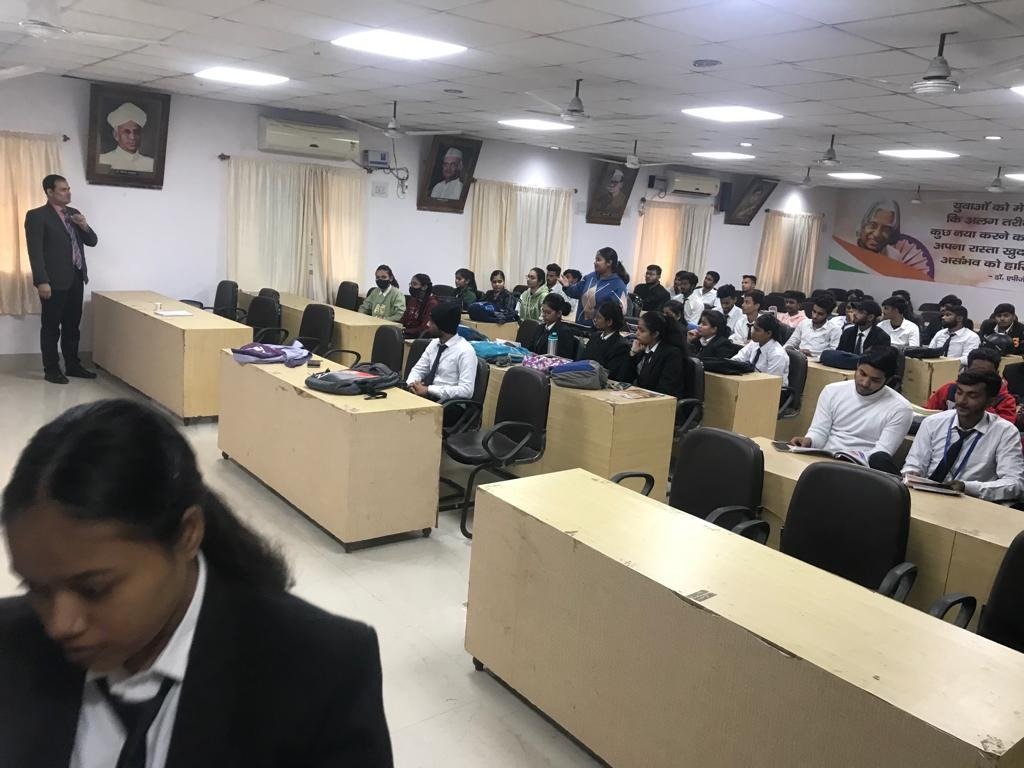 WhatsApp Image 2025-11-01 at 07.02.11 (1)